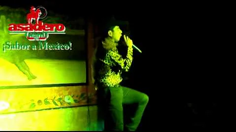Memo Bernal imita a Valentin Elizalde en  Apaseo e...