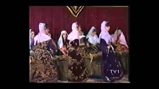 Çift Beyaz Güvercin (Erzurum Kadın Barı)