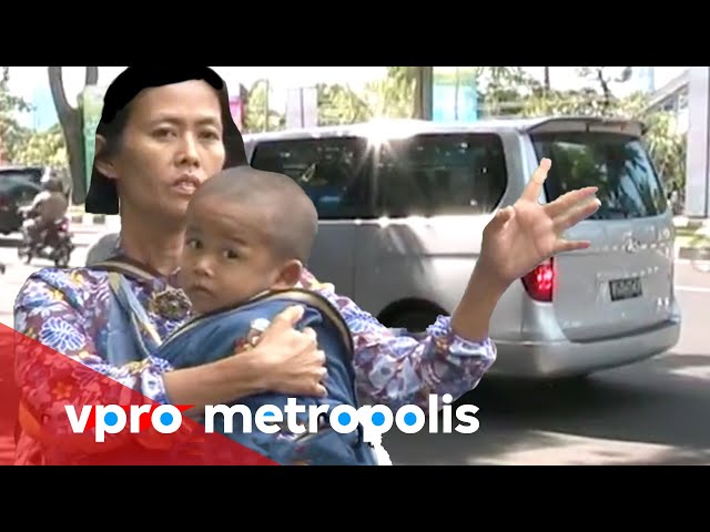 Professional hitch-hiking in Indonesia - vpro Metropolis 2011 class=