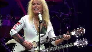 Lita Ford Live 2023 🡆 Close My Eyes Forever 🡄 Dec 16 ⬘ Sugar Land, TX