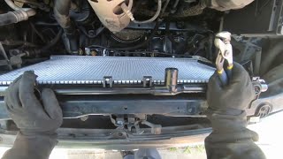 1998 Toyota Camry 2.2 - New Radiator - Remove and Install 97-01 Replace Removal & Installation