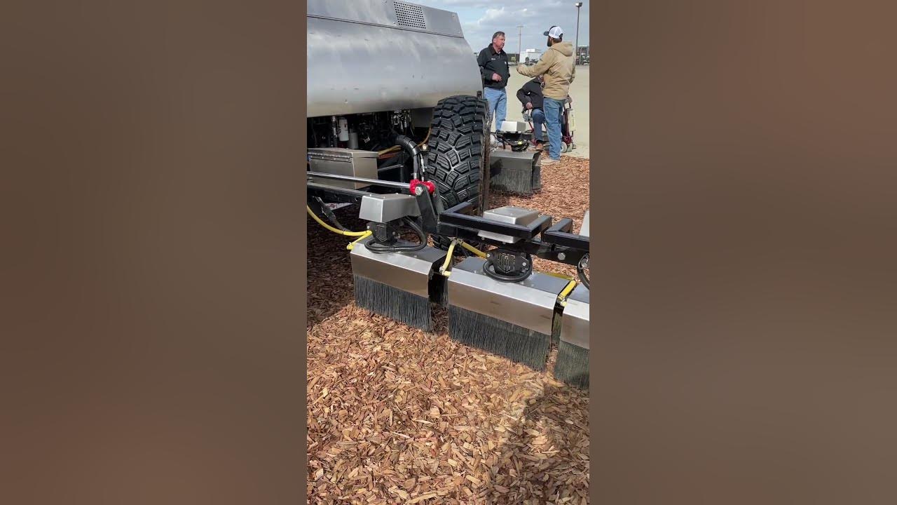 The new GUSS automation ground weed sprayer YouTube