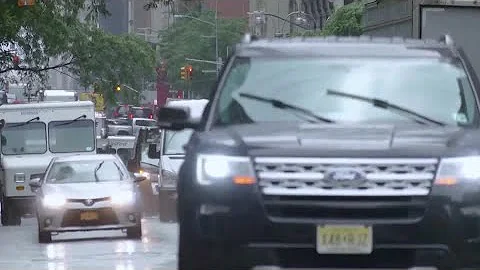 New York to revive congestion charge, now at $9 | REUTERS