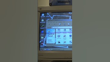 Windows 98 program crash comedy in the BACKROOMS