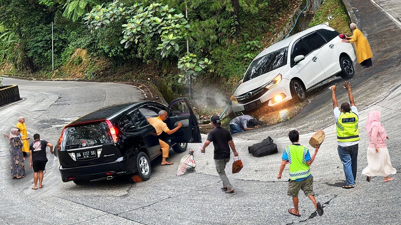 GAWAT !!! PEMUDIK BERHAMBURAN SAMPAI PUTAR BALIK, Kejadian Buruk Hari Ini di Sitinjau Lauik