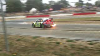 Essais libres du World RX à Lohéac le samedi sous la pluie.