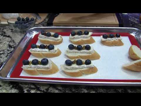 Brie, Pistachios & Blueberry Appetizers