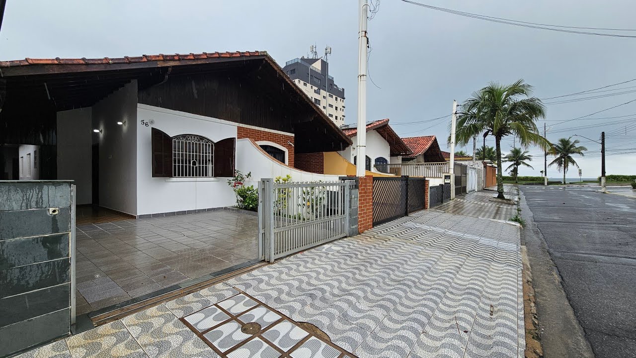 Casa pé na areia no Jardim Imperador - 2 dorms e 3 vagas na garagem