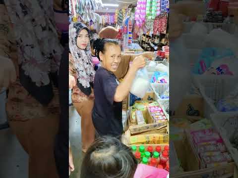 Suasana Pajak Tradisional Hamparan Perak Menjelang 1 Ramadhan 1445 H