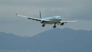 Airbus A330-300 Korean Air landing Seoul-Incheon - YouTube