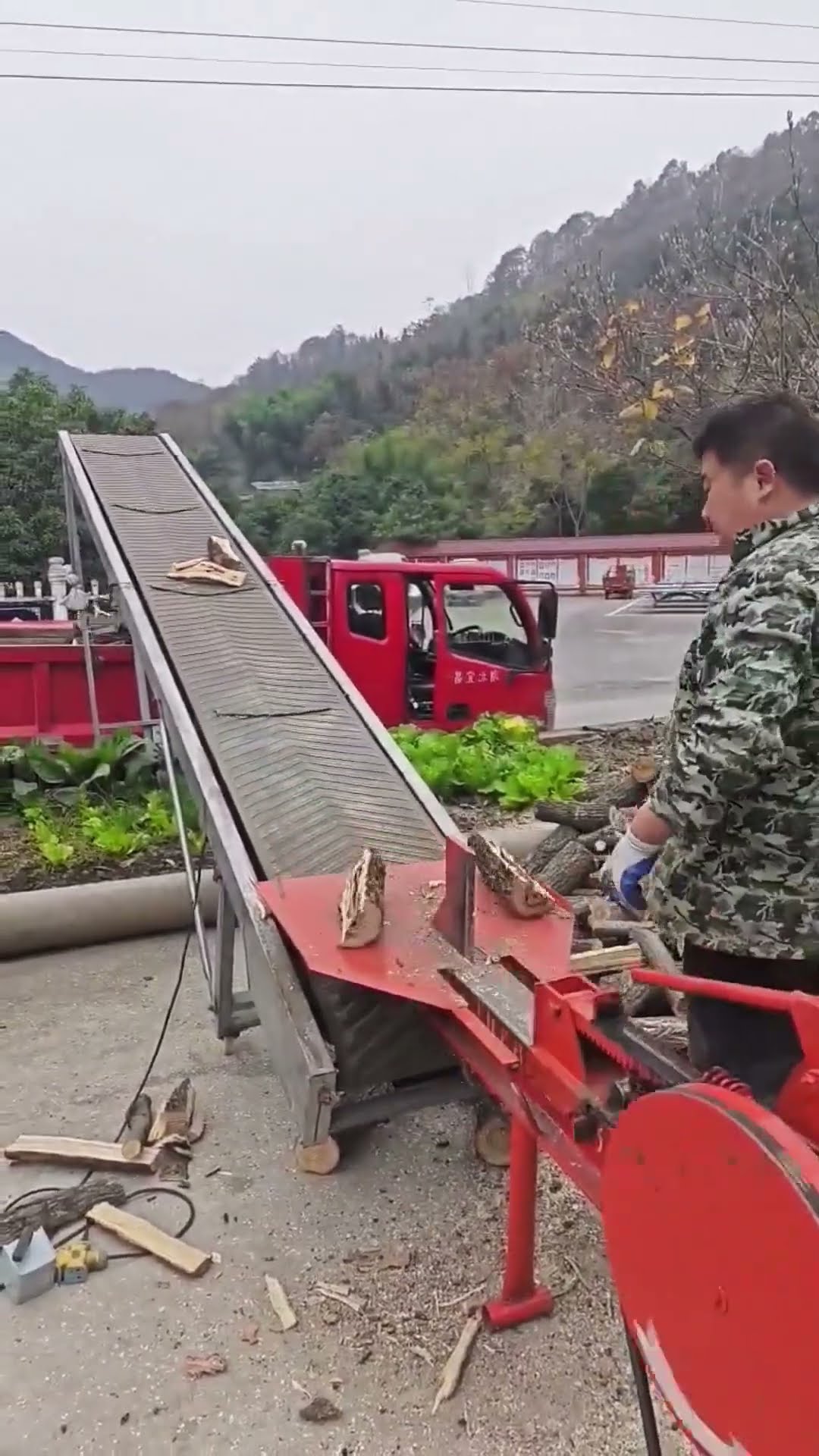 Wood cutting and loading process- Good tools and machinery make work easy