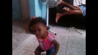 Vitória Dançando O Bonde Das Maravilhas