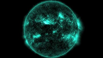 Strong Solar Flare Erupts Towards Earth | Video