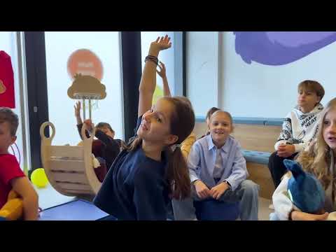 W YouTube możesz cieszyć się filmami i muzyką, które lubisz, przesyłać oryginalne treści i udostępniać je swoim bliskim, znajomym i całemu światu.