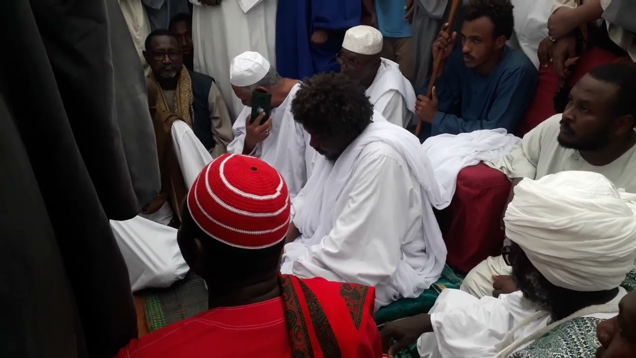 بيان الطريقه العركيه القادريه لتوضيح موقفها من الراهن السياسي يتلوه الشيخ محمد الشيخ الريح الشيخ اسح