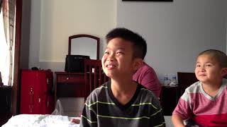 Elvis Tran 2009 Bà Ngoại Vui Đùa Với Cháu Cưng
