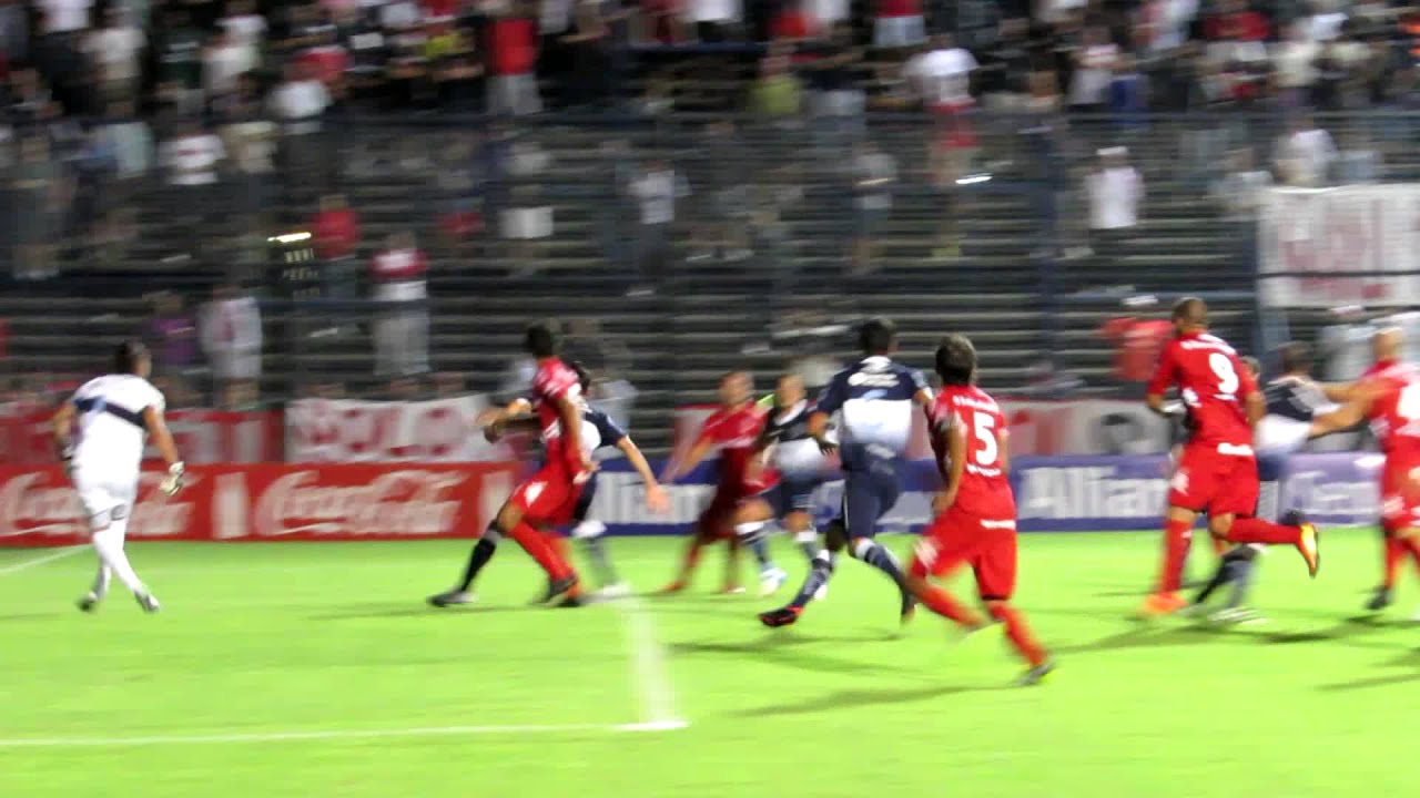 Gimnasia LP - Huracan - Barrales no puede conectar - www.laquemaweb.com.ar huracan 2019