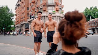 Are China Musclemen Favorable?【猛男街访】中国肌肉男国民接受度调查，大妈们的热情KO小姐姐？