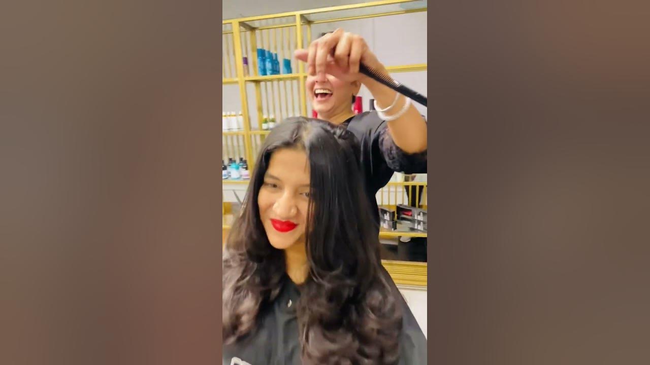 Munazah signature haircut 💇‍♀️ - YouTube
