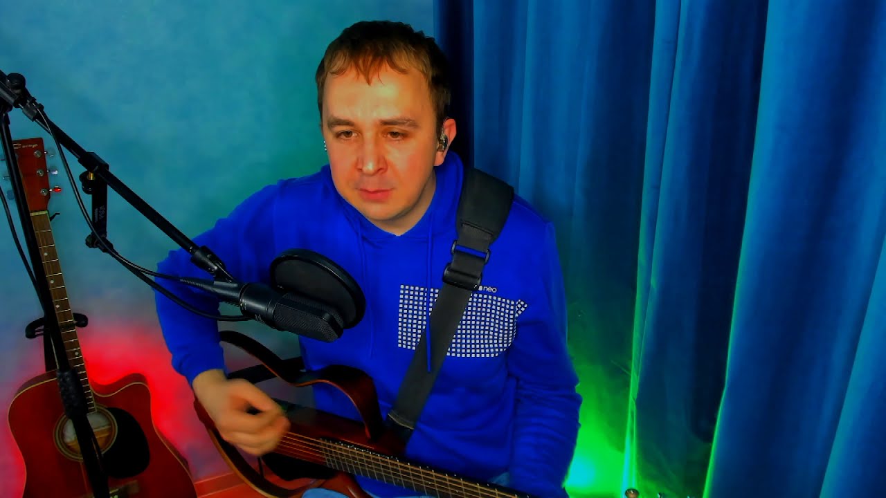 Хали-Гали, паратрупер Леприконсы играть на гитаре.