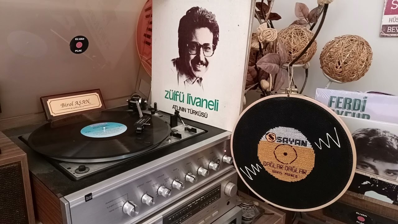 ZÜLFÜ LİVANELİ - TAHT BİR YANA ŞAH BİR YANA