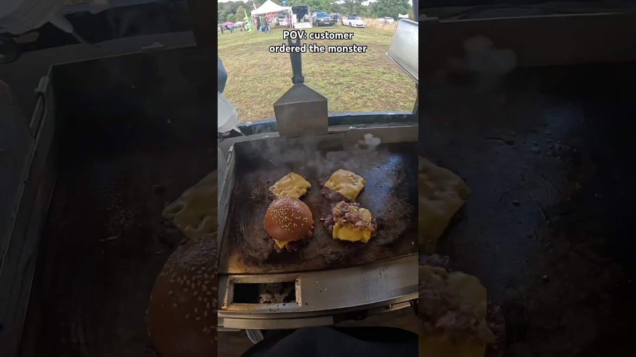 MONSTER BURGER! 👹🍔 - YouTube
