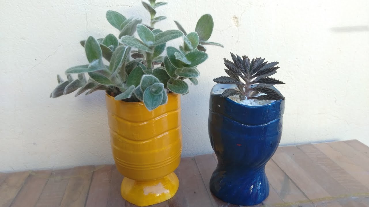 Vaso feito com garrafa de água sanitária