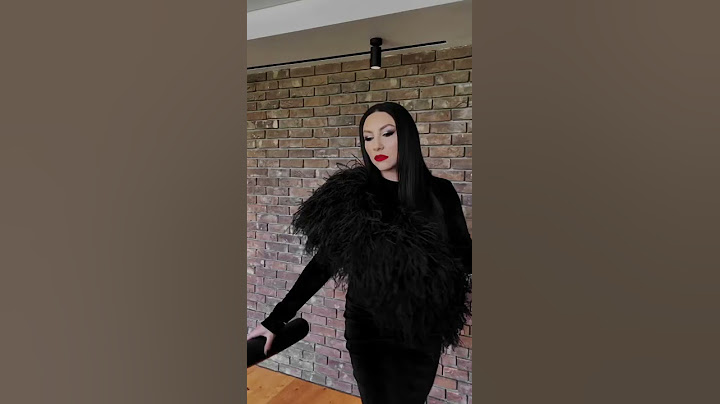 AMC Morticia are filmari, dar trebuie sa mearga si la sala… 😂