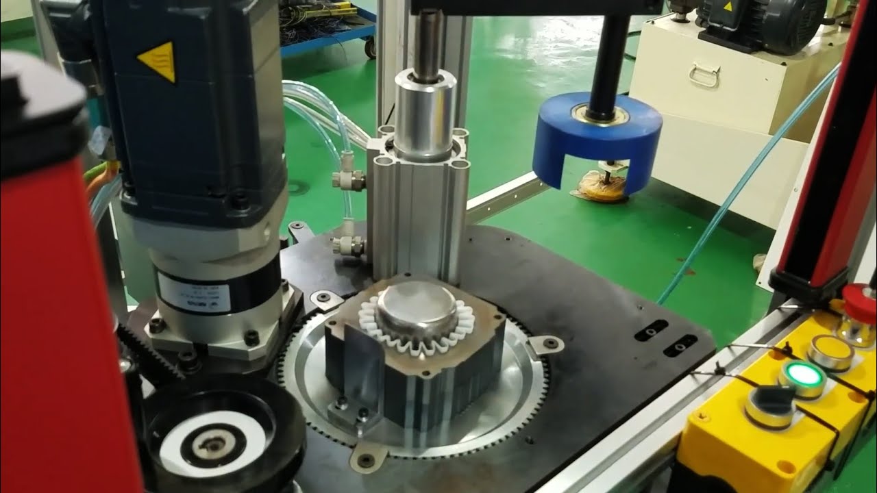 Servo motor stator slot paper inserting and coil winding inserting ...