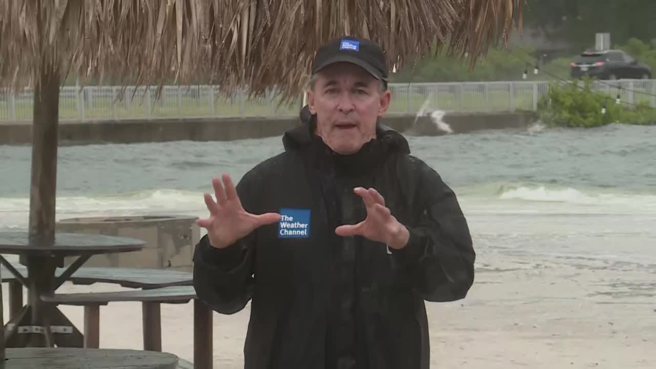 Tampa, Florida gets hit by first tropical rain squall from Tropical Storm Idalia