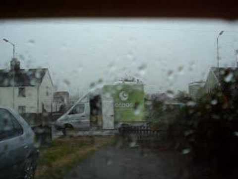 Video of a man in a green Ocado Van delivering my groceries to my house
