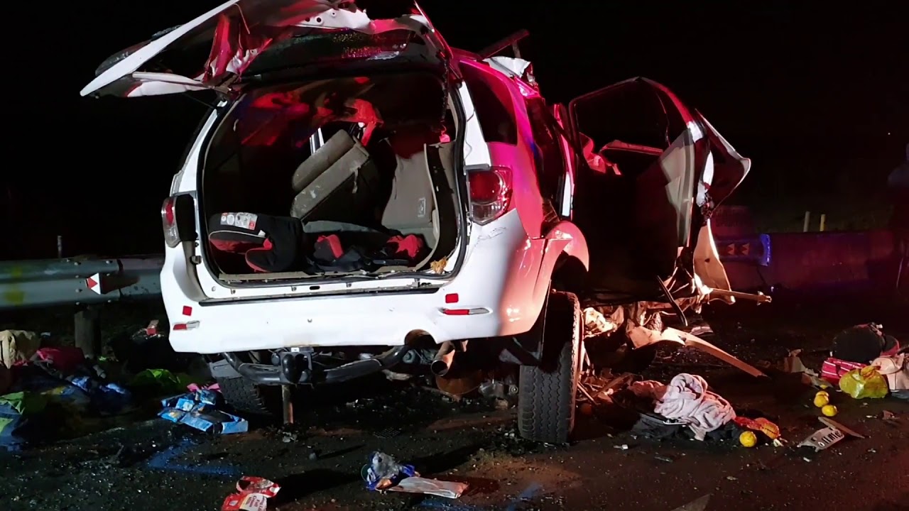 Horror accident outside Ladysmith KZN leaves 8 dead YouTube Horror accident outside Ladysmith KZN leaves 8 dead YouTube