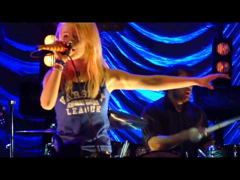 PARAMORE "BRICK BY BORING BRICK"@HOUSE OF BLUES-BOSTON 10-19-09