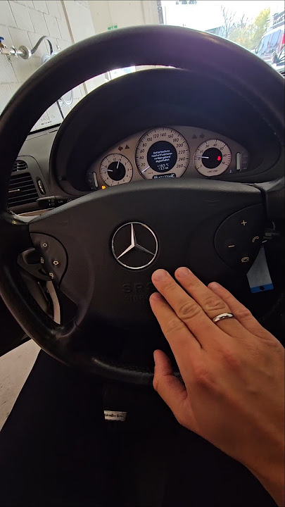 2003 Mercedes Benz E500 *START UP & HORN SOUND* #startup #mercedesbenz #hornsound #v8engine #shorts