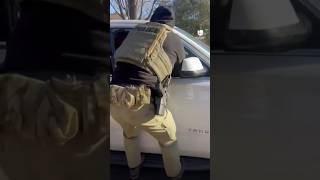 Agentes De Ice Rompieron La Ventana Para Sacarlo Del Auto