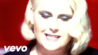 Video thumbnail of "Alison Moyet - Getting Into Something"