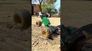 Old John Deere Offroading In Mud