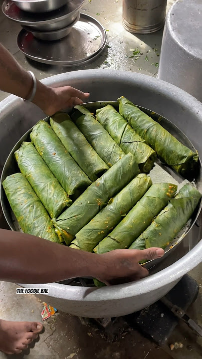 Gujrati Leaf Pakoda - Patra is being made in surat! @Thefoodiebae07  #streetfood #surat #shorts
