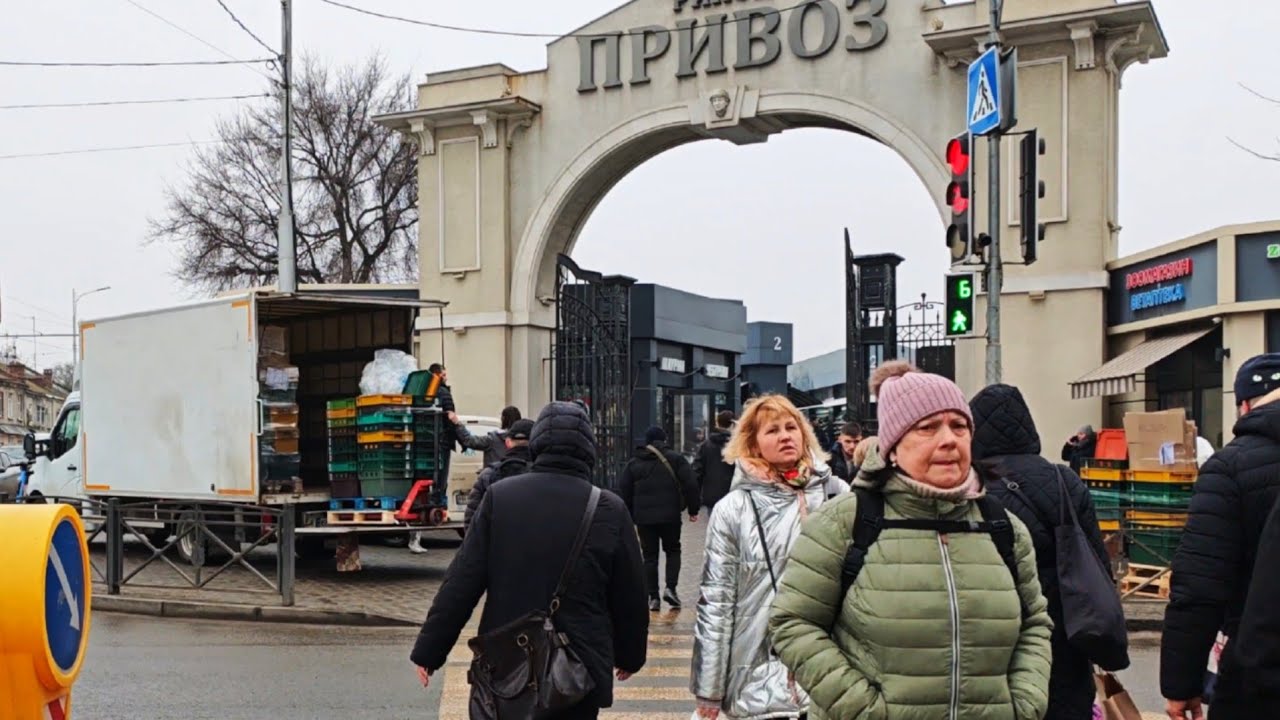 Odesa Ukraine Walking Tour 🇺🇦 | Privoz Market & Starosinna Bus Station | Real Local Life 4K