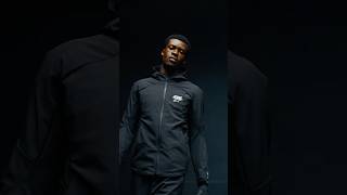 Aeroshell WP Jacket - Waterproof stretch softshell crossover hooded jacket.