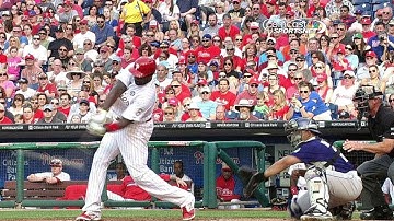 COL@PHI: Howard hits a single to score a run