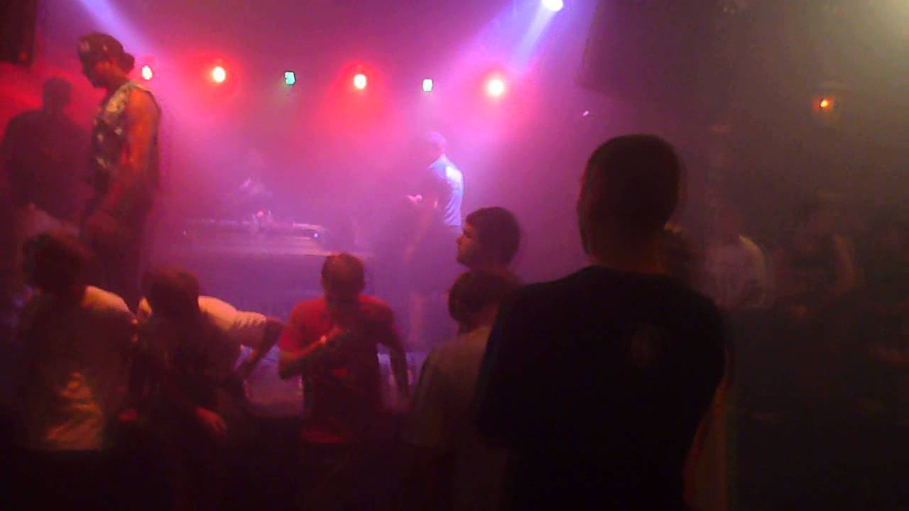 Stitches Backbooth Orlando, Fl. After Fireworks in Venue