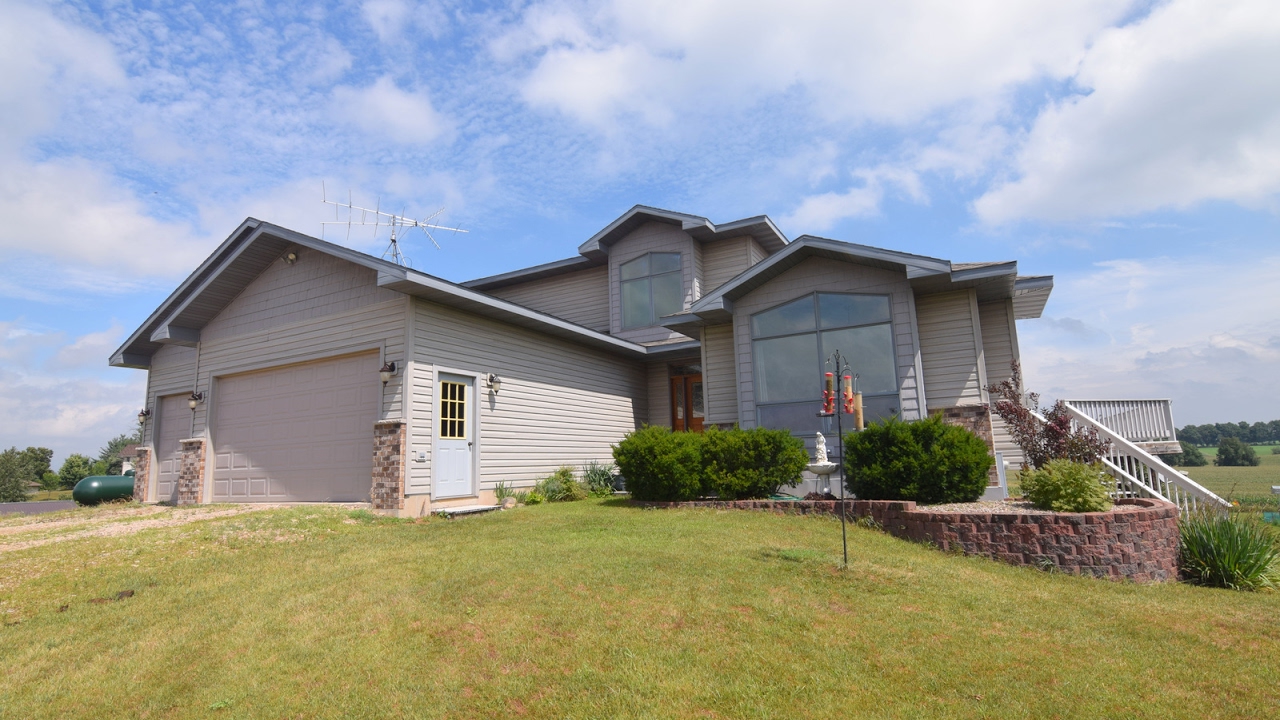 N3632 Town Line Rd, Shawano, WI