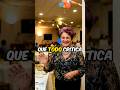 la tía que todo crítica #risas #humor  #shorts #comedia