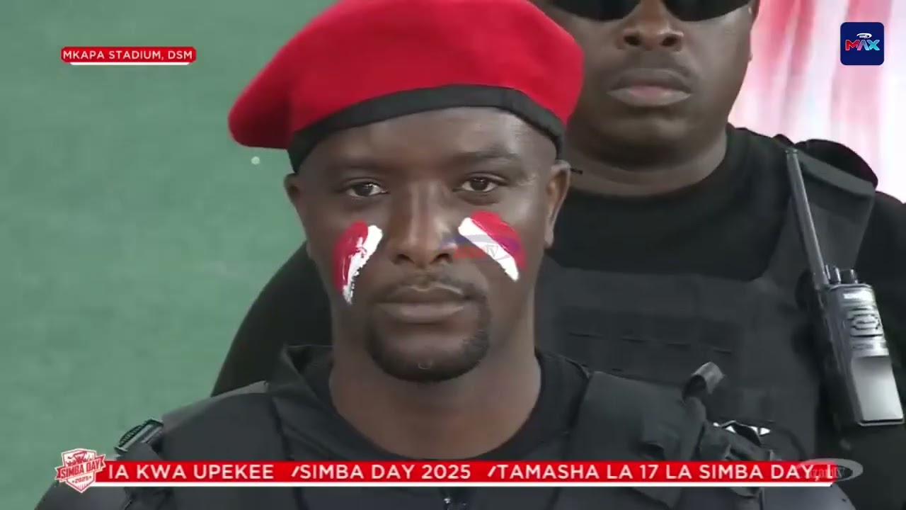 SEMAJI AHMED ALLY ALIVYOINGIA UWANJANI KIJESHI KUTAMBULISHA WACHERZAJI SIMBA DAY 2025