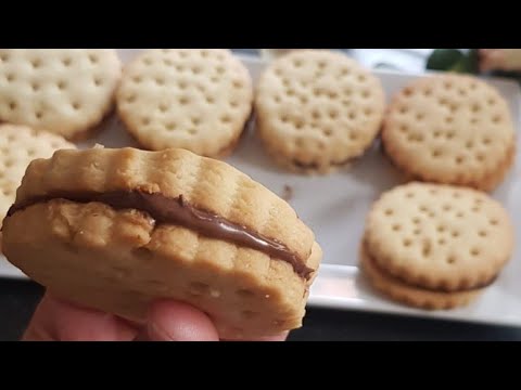 Video: Si Të Bëni Një Cookie Të Thjeshtë Me Biskota Në Shtëpi