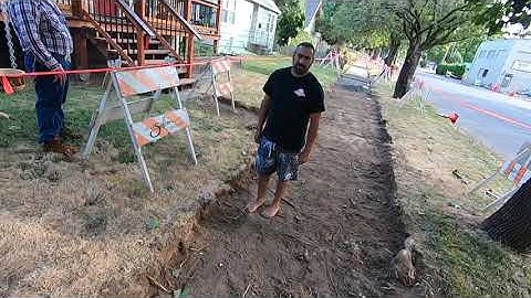 LIVE DIG ACTION!! Simplex SP24 in sidewalk tear out.