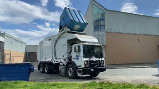 (Horn) Super Save Disposal - Mack MR / Wittke Front Loader in action!
