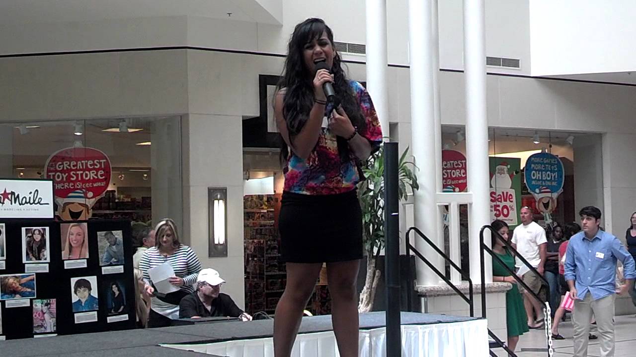 Yari performing at Lisa Maile Talent Show 2012