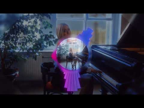 DEAD BLONDE -